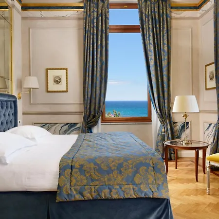 Royal Hotel