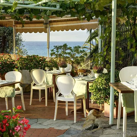 Royal Hotel 5*